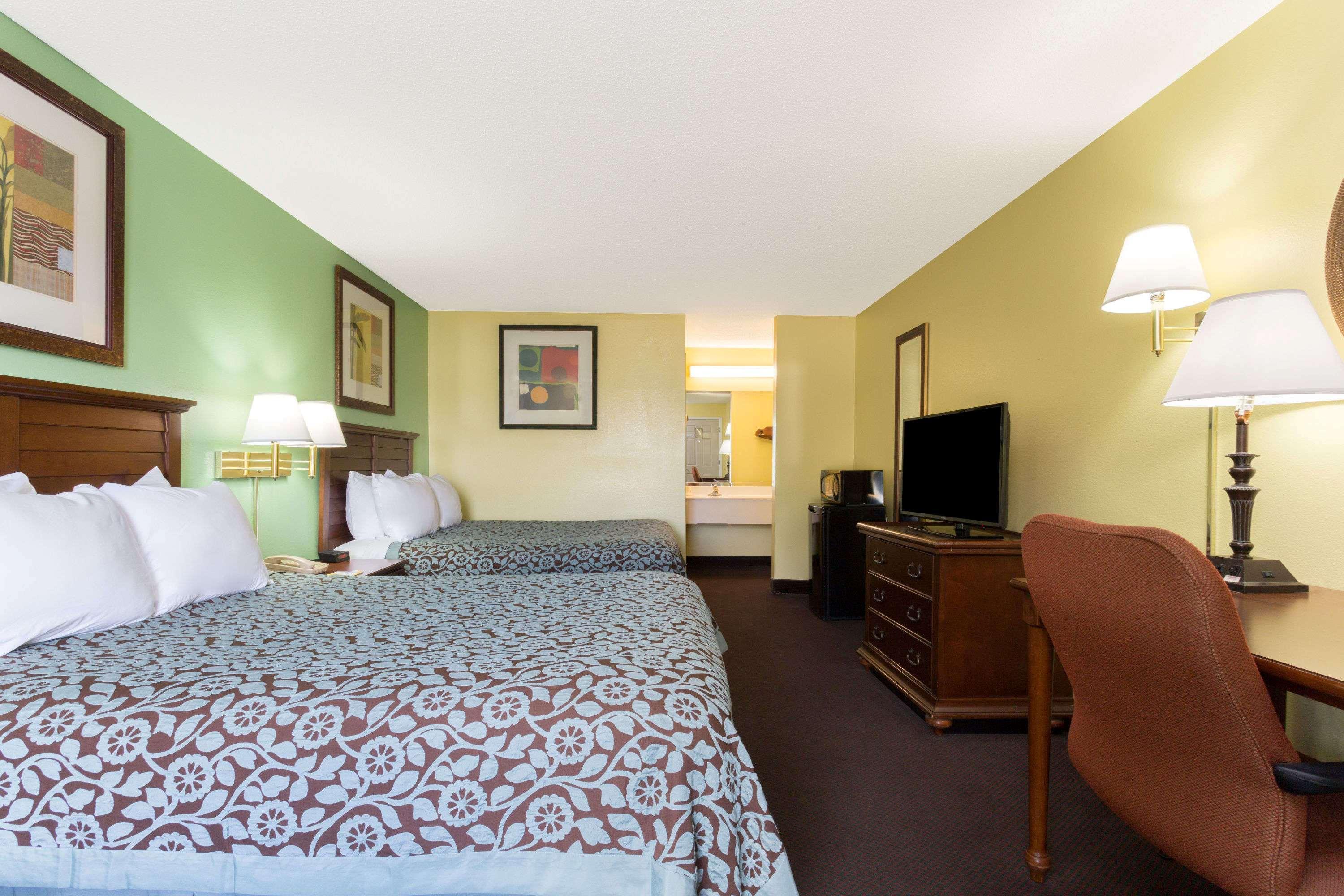 Days Inn Lamont/Monticello Exteriör bild